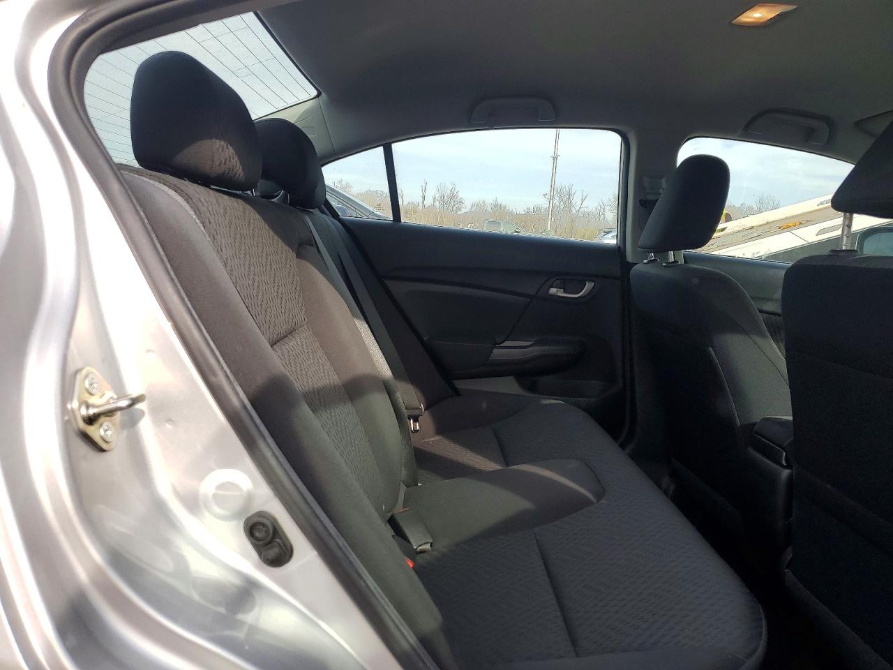 2015 HONDA CIVIC LX photo 28