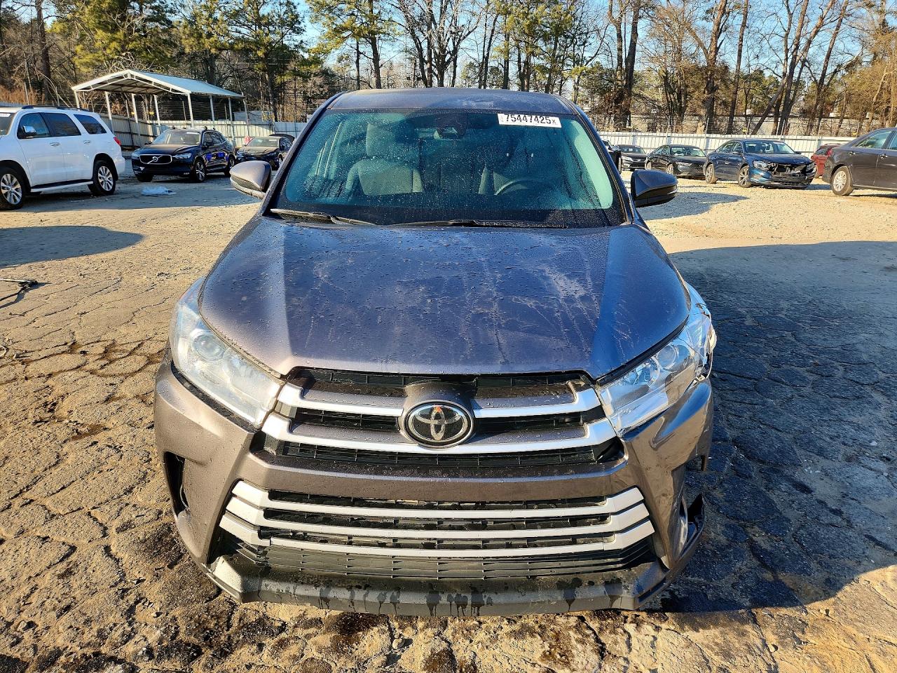 2019 TOYOTA HIGHLANDER LE photo 13