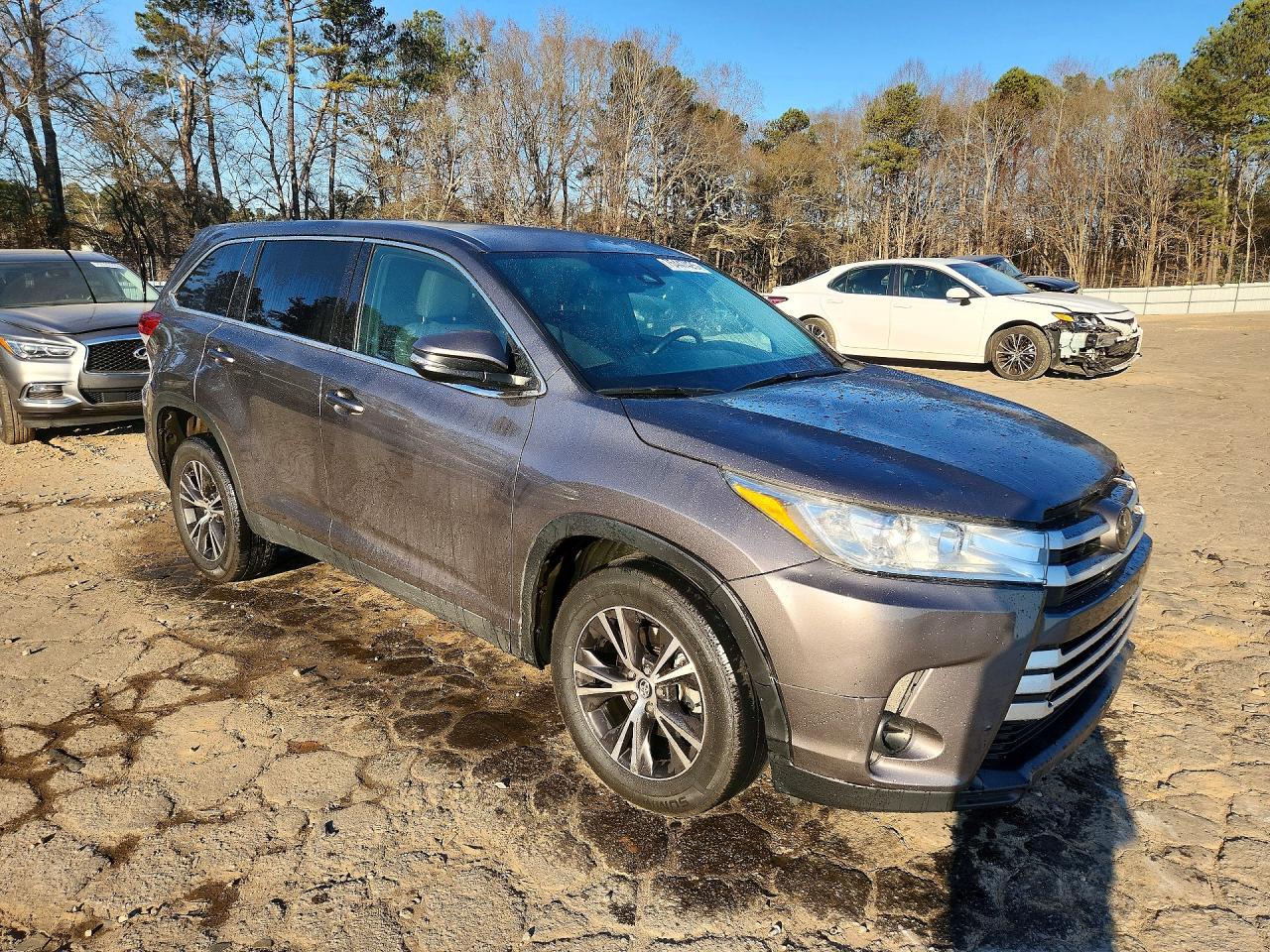 2019 TOYOTA HIGHLANDER LE photo 10