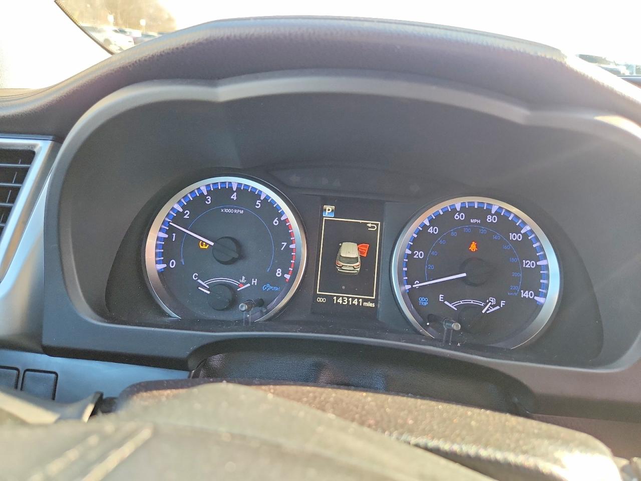 2019 TOYOTA HIGHLANDER LE photo 25