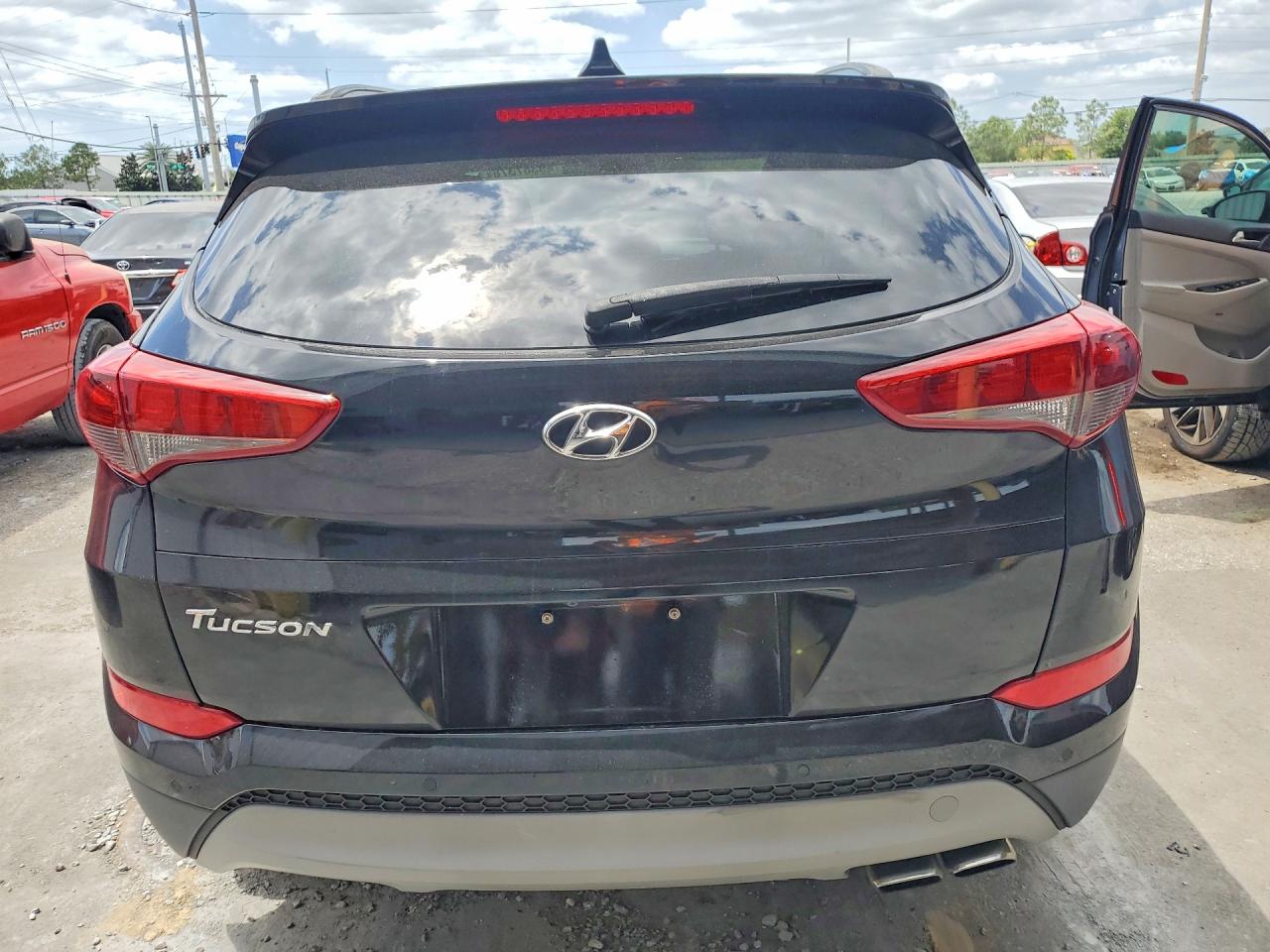 2018 HYUNDAI TUCSON VALUE photo 16