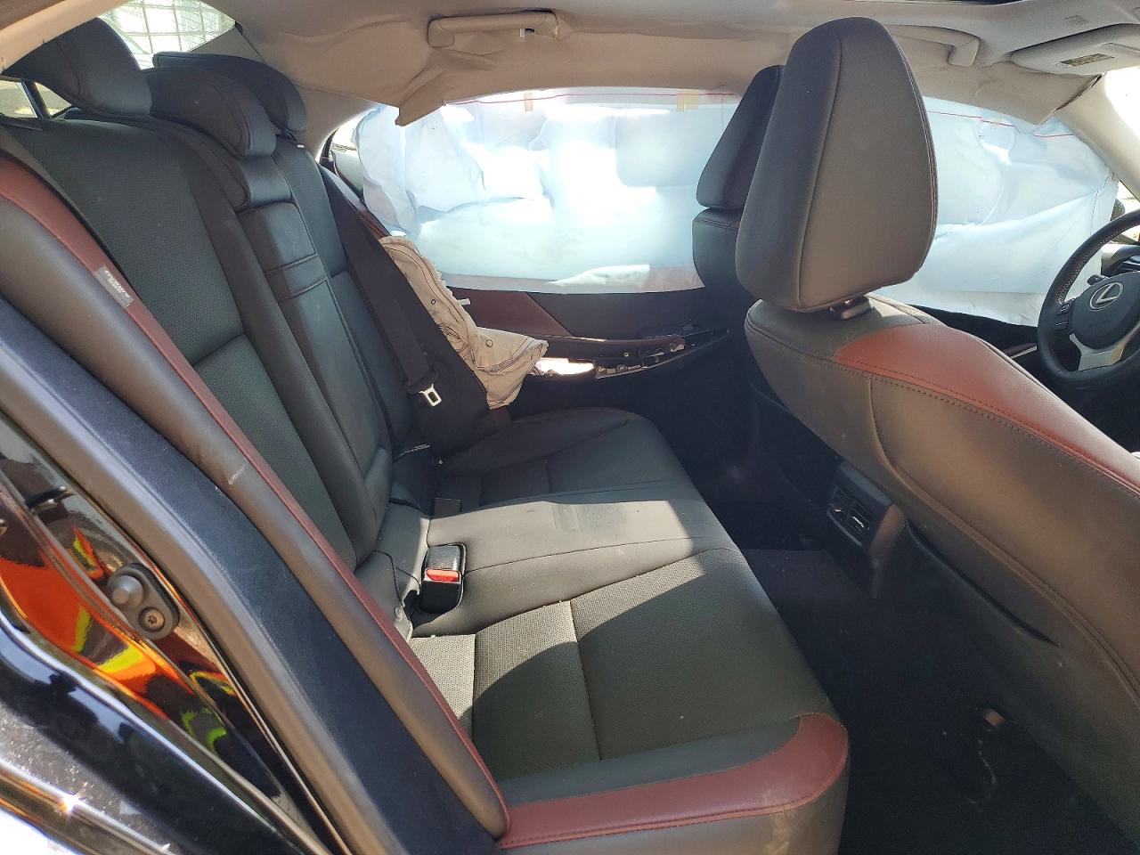 2019 LEXUS IS 300 photo 19