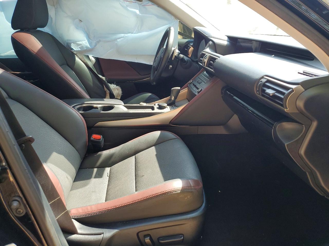 2019 LEXUS IS 300 photo 13