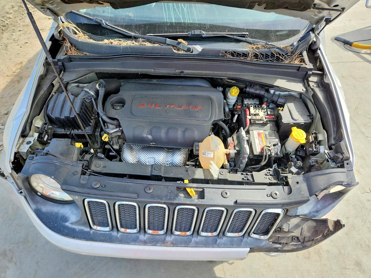 2015 JEEP RENEGADE SPORT photo 12