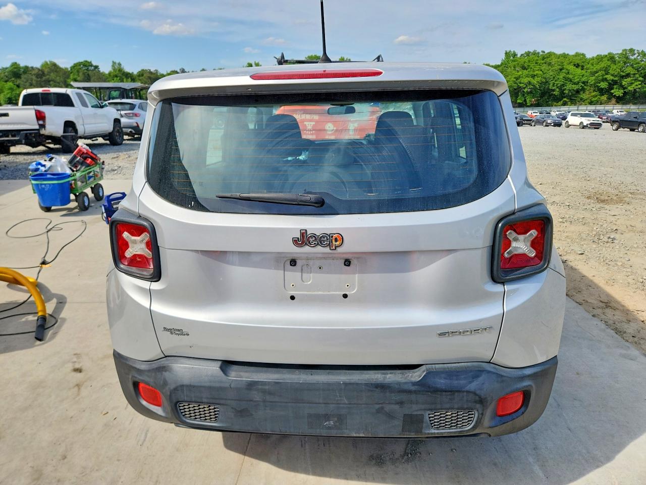 2015 JEEP RENEGADE SPORT photo 6
