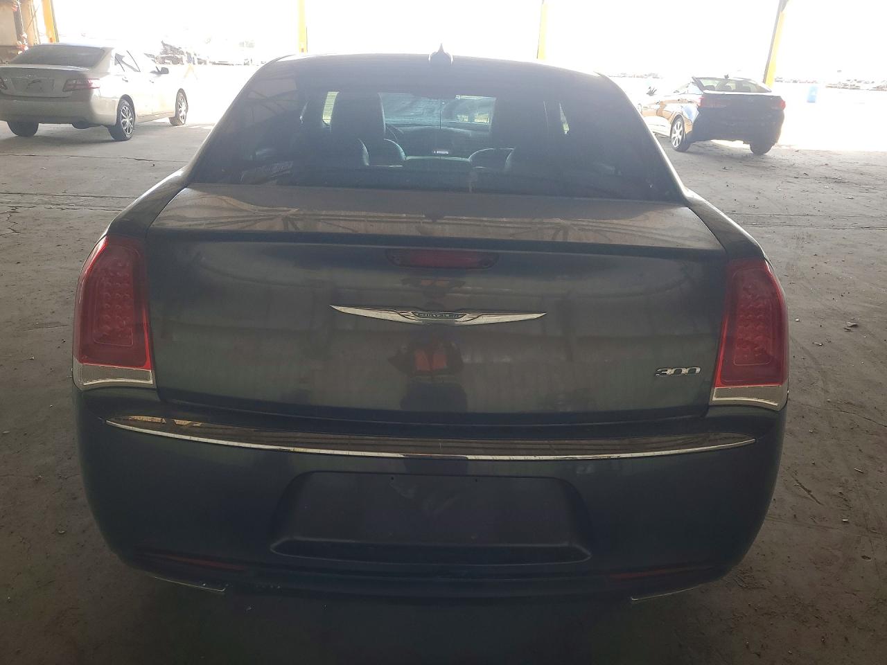 2018 CHRYSLER 300 LIMITED photo 6