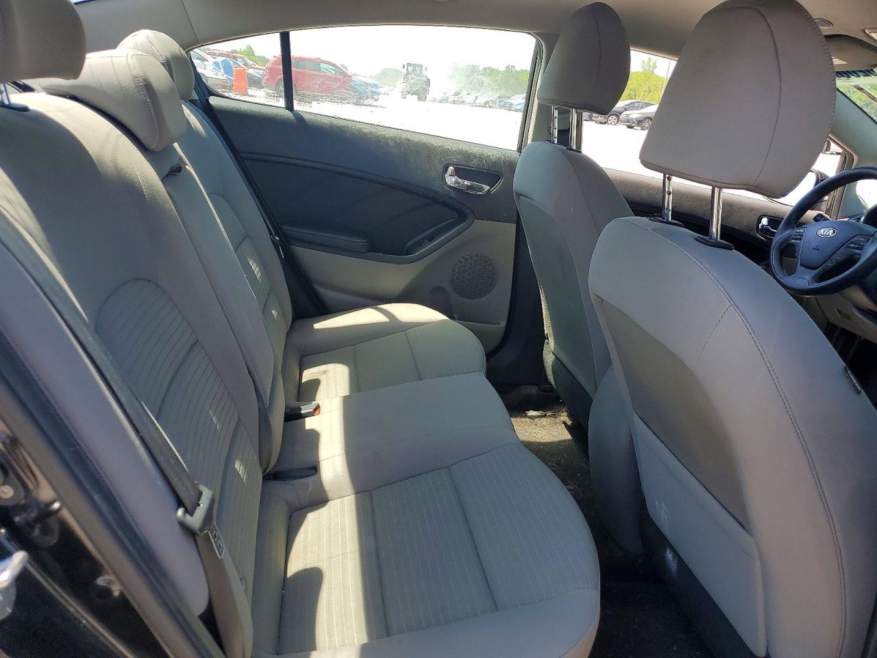 2015 KIA FORTE LX photo 19