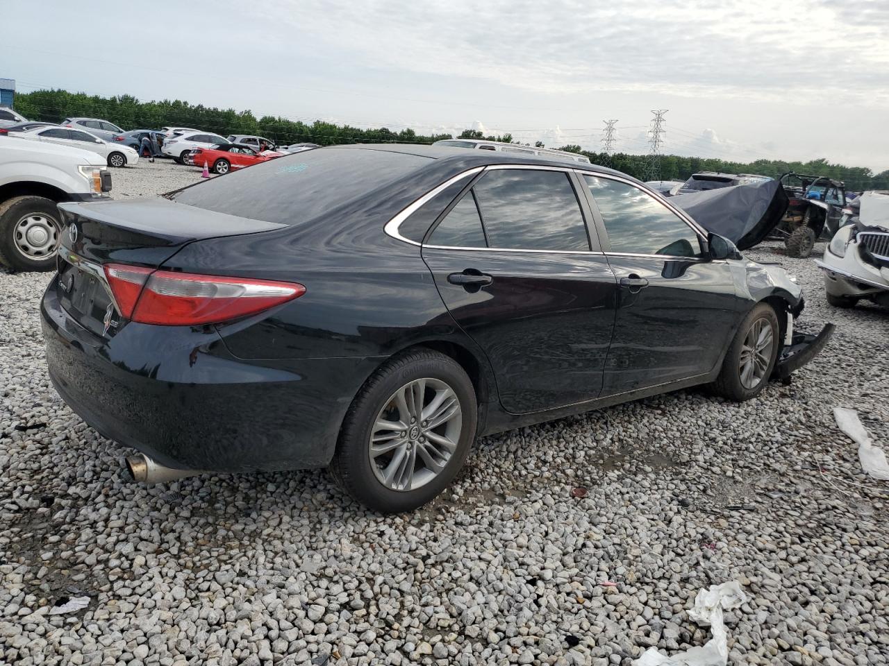 2017 TOYOTA CAMRY SE photo 7