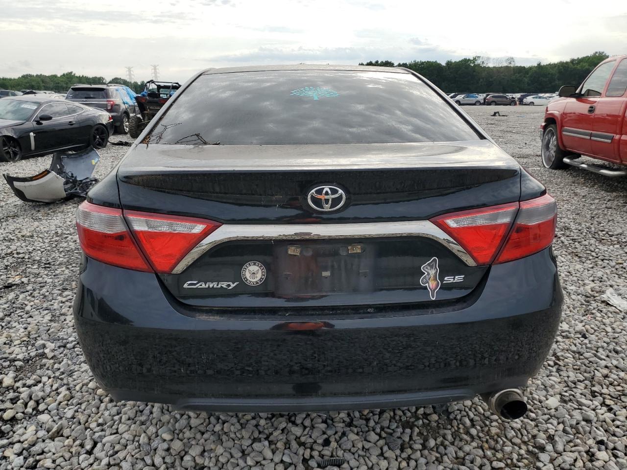 2017 TOYOTA CAMRY SE photo 16