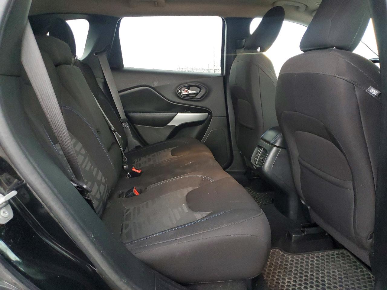 2019 JEEP CHEROKEE SPORT photo 31