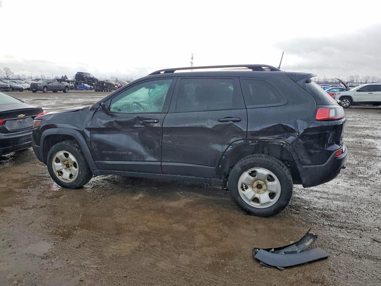 2019 JEEP CHEROKEE SPORT photo 4