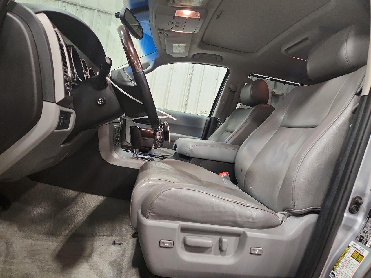 2011 TOYOTA SEQUOIA PLATINUM photo 13
