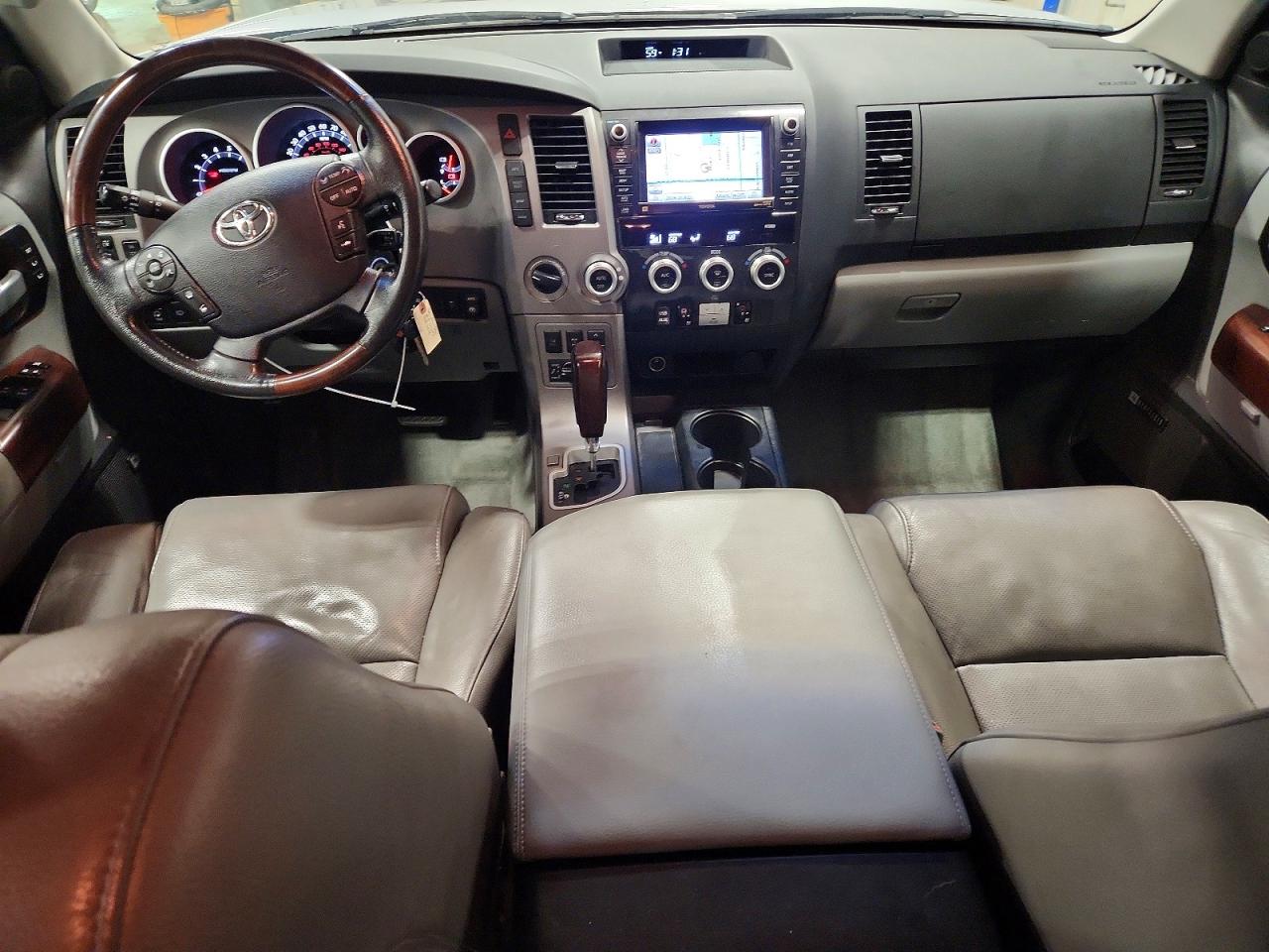 2011 TOYOTA SEQUOIA PLATINUM photo 15