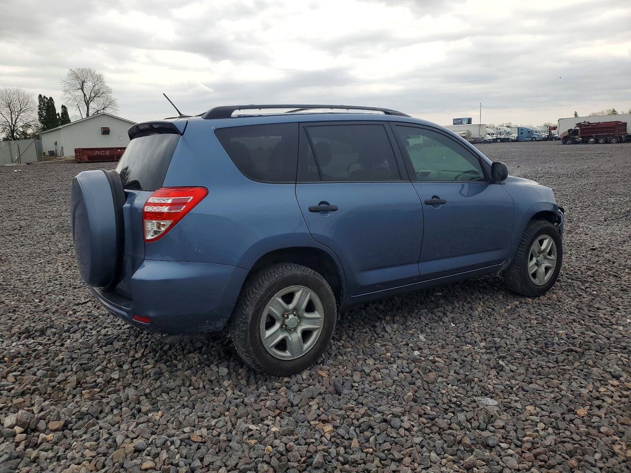 2012 TOYOTA RAV4 BASE photo 7