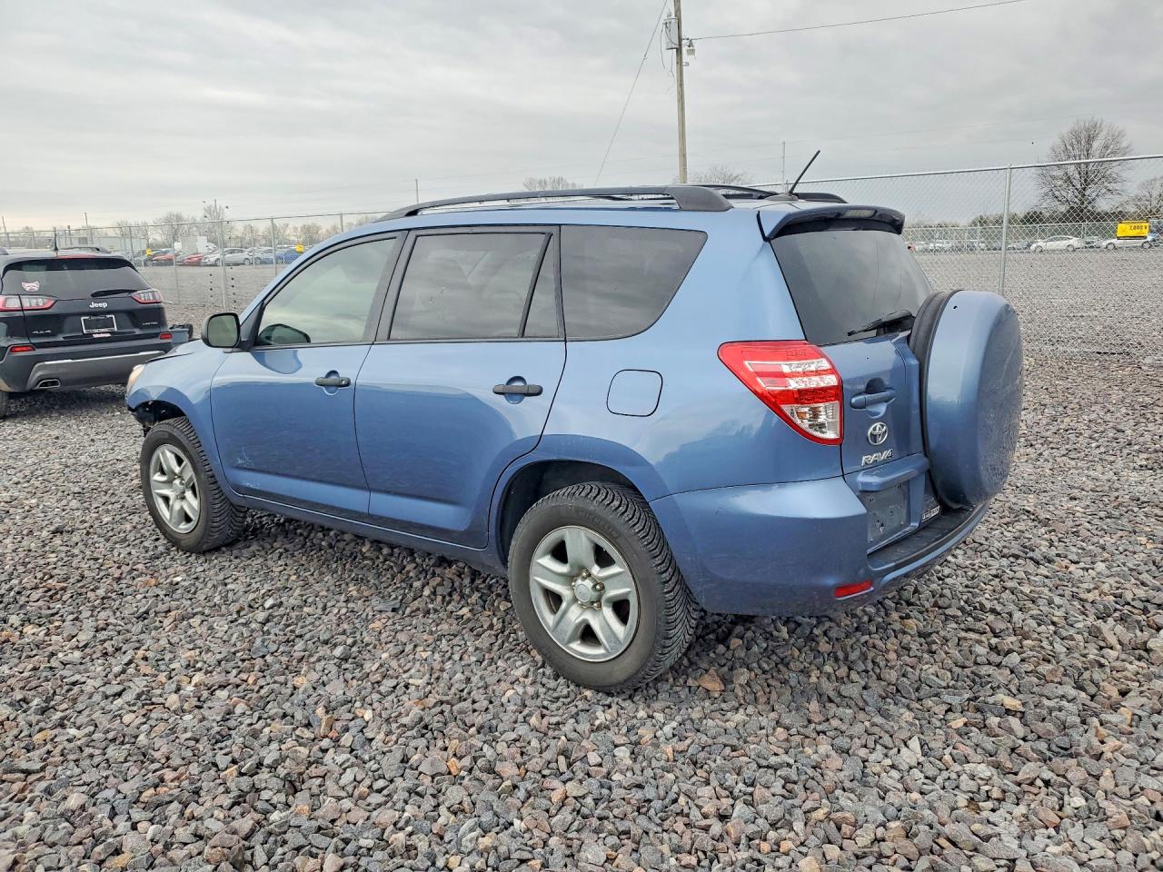 2012 TOYOTA RAV4 BASE photo 4