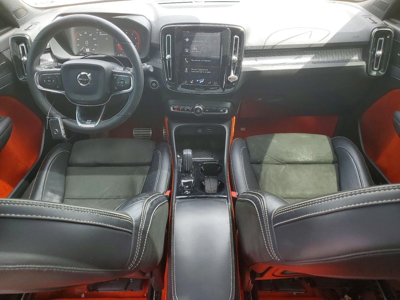 2019 VOLVO XC40 T5 MOMENTUM photo 22