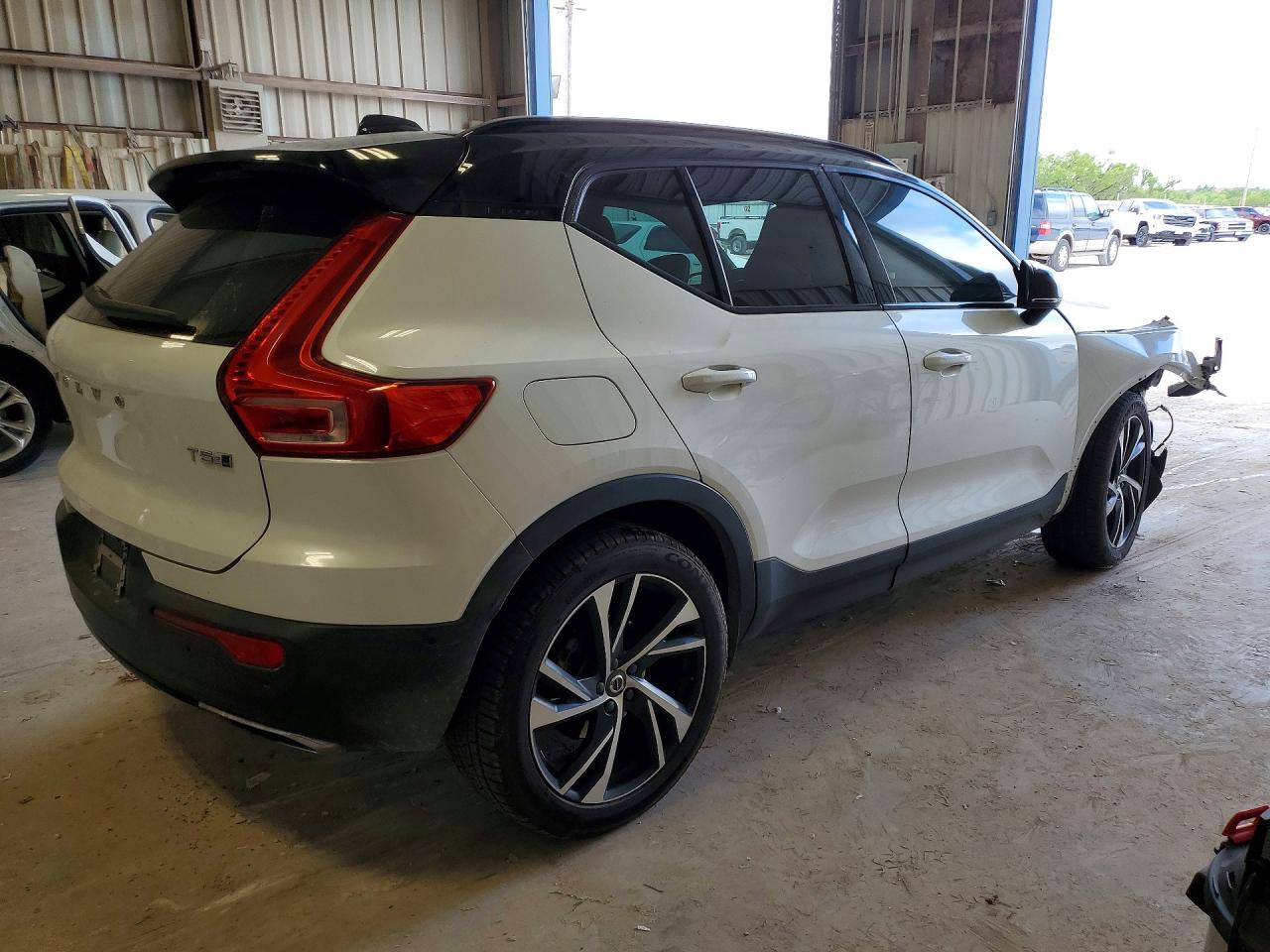 2019 VOLVO XC40 T5 MOMENTUM photo 7