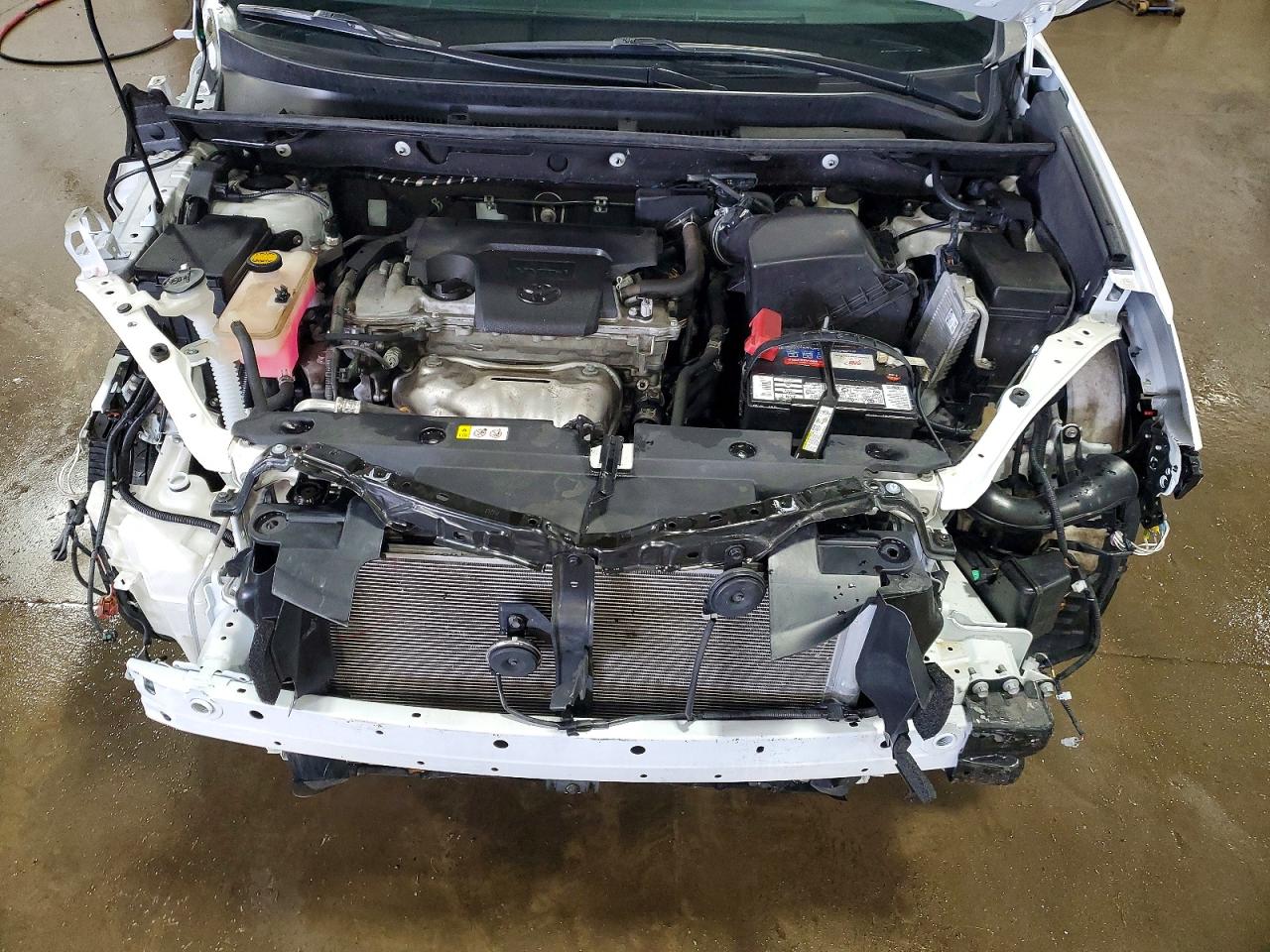 2018 TOYOTA RAV4 LE photo 23