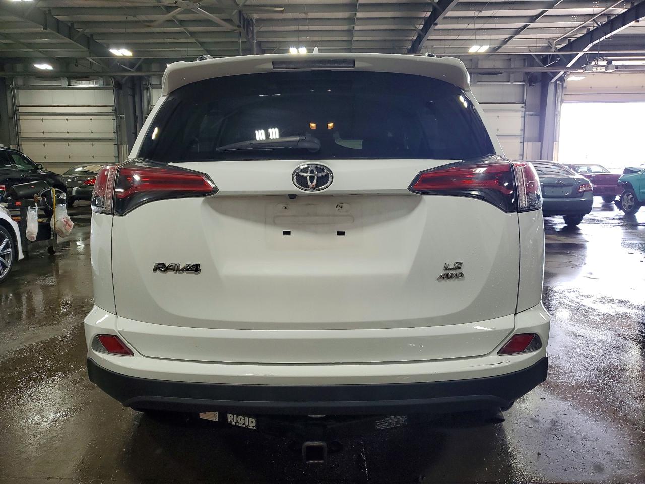 2018 TOYOTA RAV4 LE photo 11