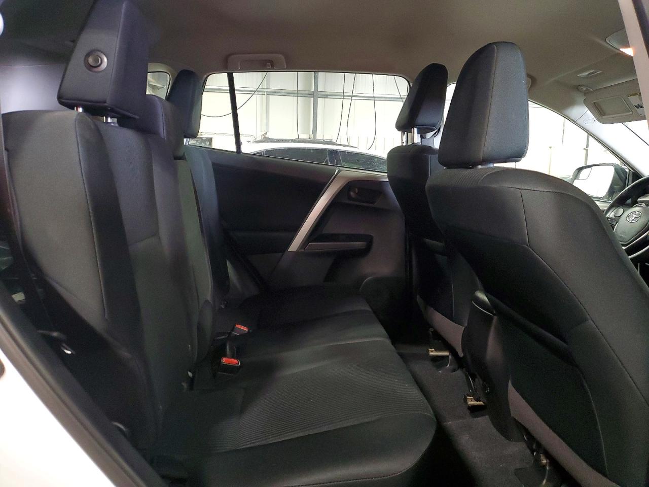 2018 TOYOTA RAV4 LE photo 21