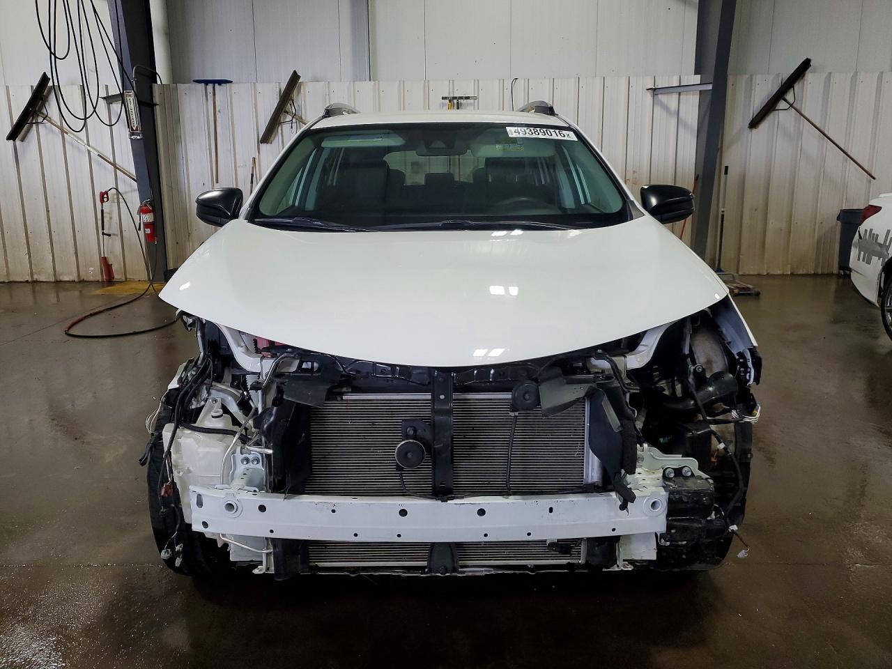 2018 TOYOTA RAV4 LE photo 9