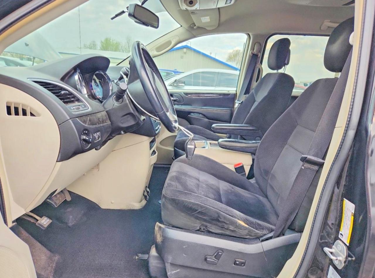 2015 CHRYSLER TOWN & COUNTRY TOURING photo 19