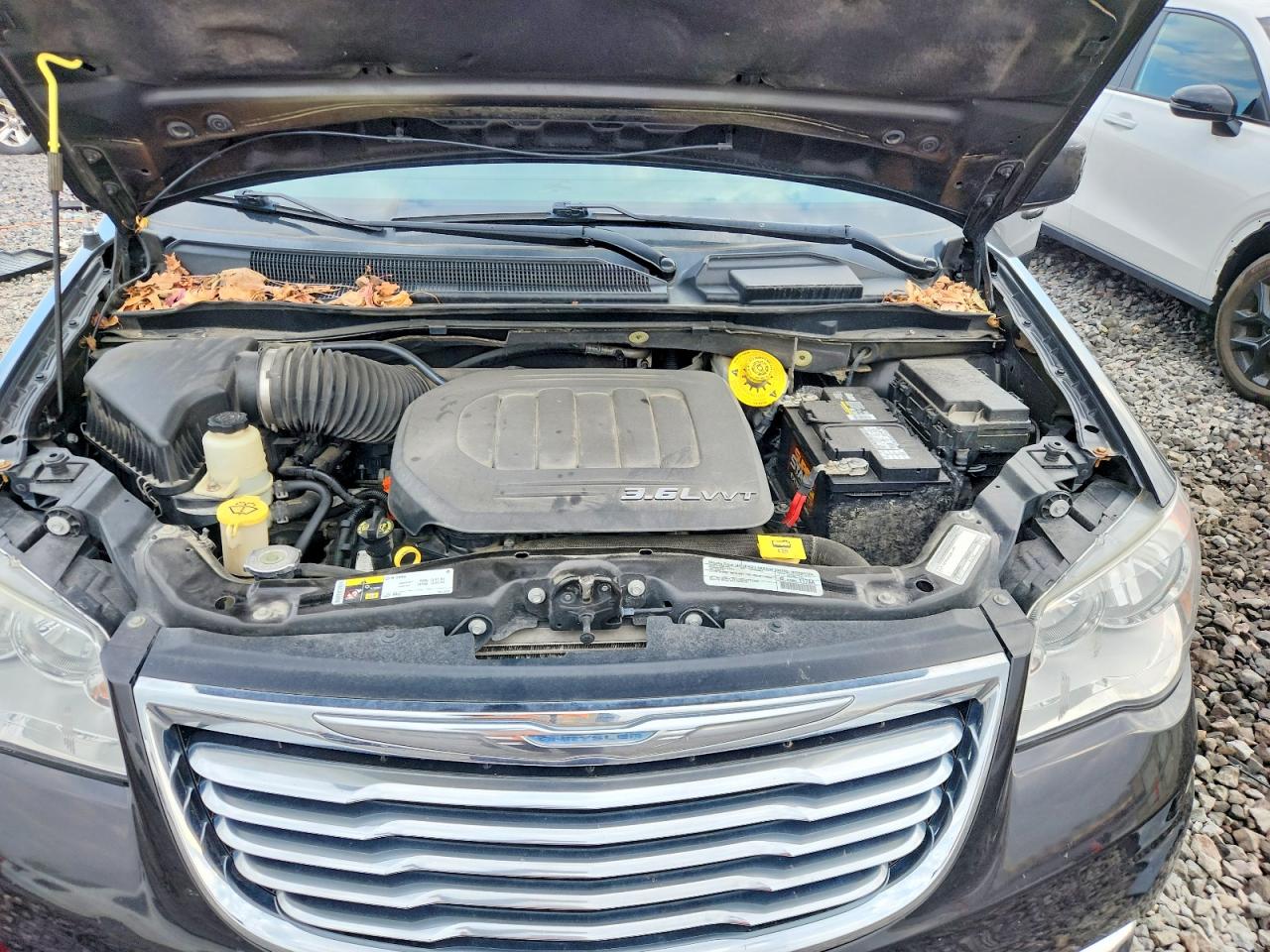 2015 CHRYSLER TOWN & COUNTRY TOURING photo 34