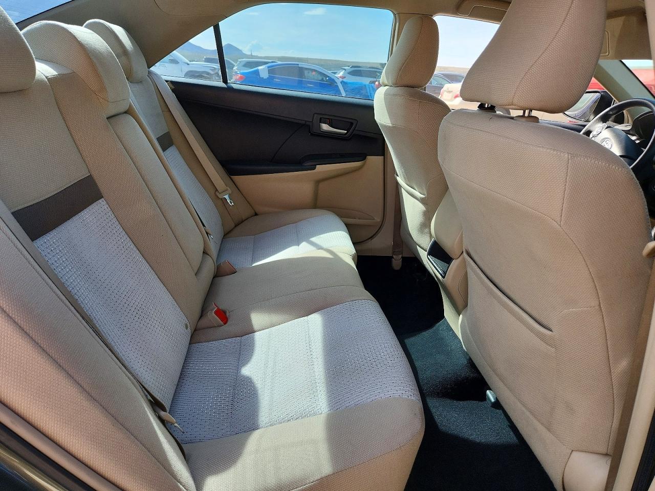 2012 TOYOTA CAMRY LE photo 28