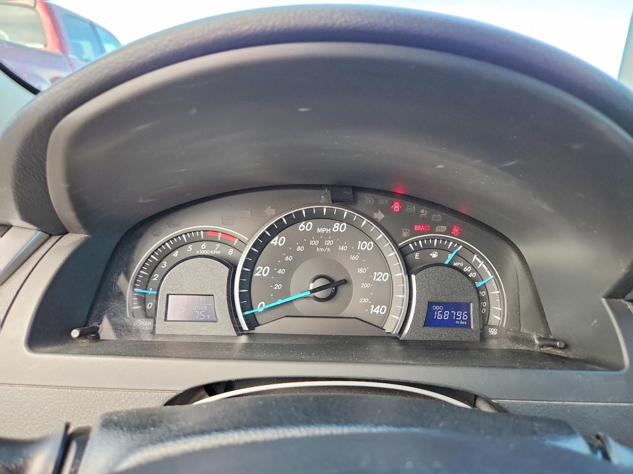 2012 TOYOTA CAMRY LE photo 25