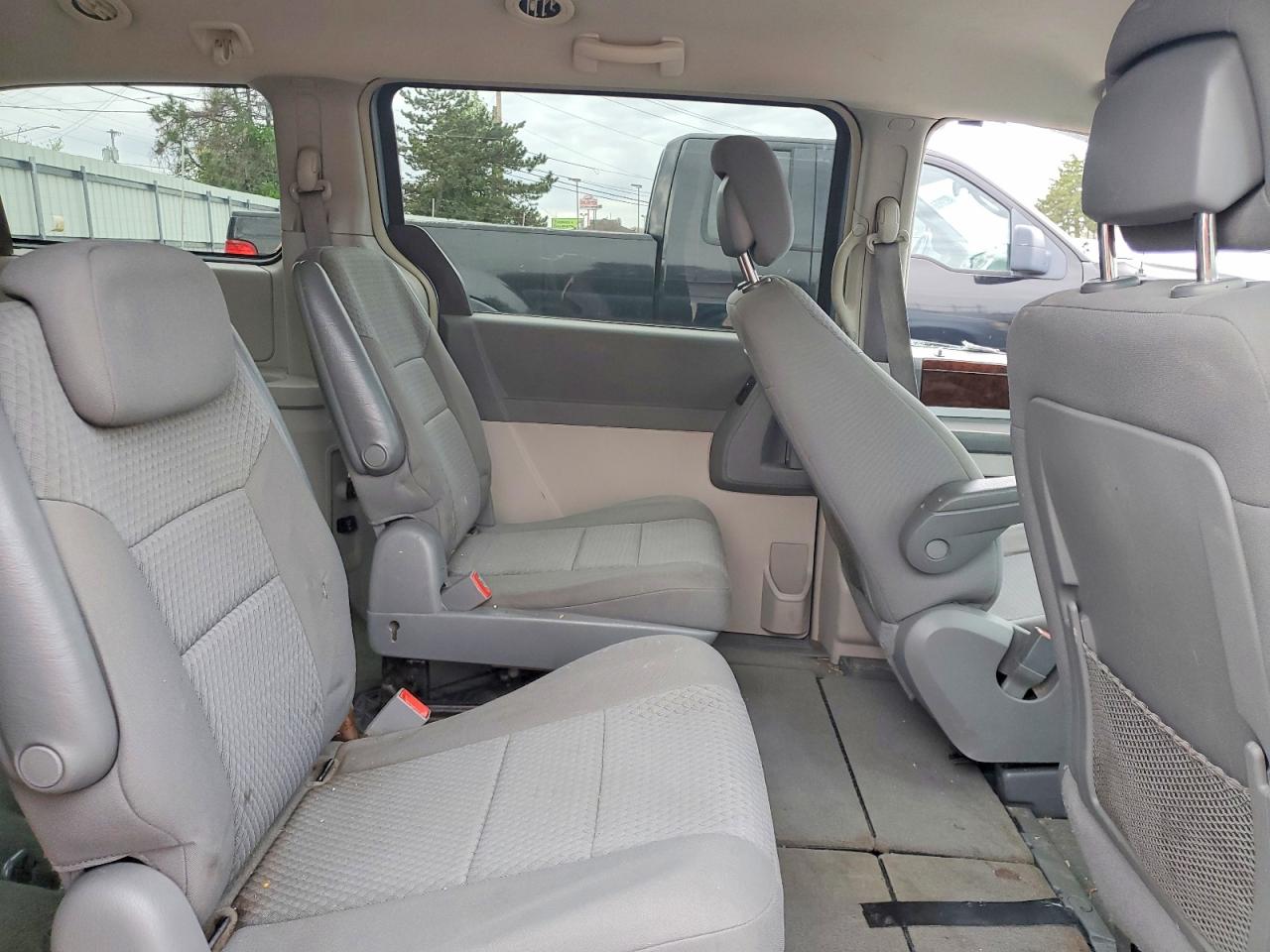 2010 CHRYSLER TOWN & COUNTRY TOURING photo 21