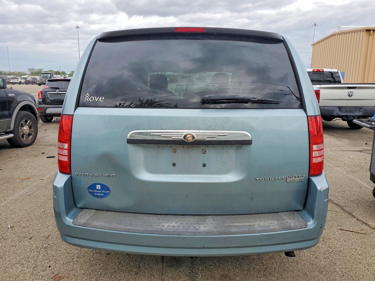 2010 CHRYSLER TOWN & COUNTRY TOURING photo 11
