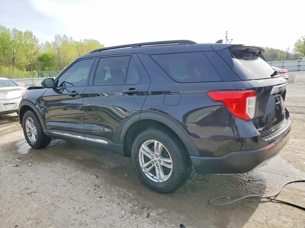 2020 FORD EXPLORER XLT photo 2