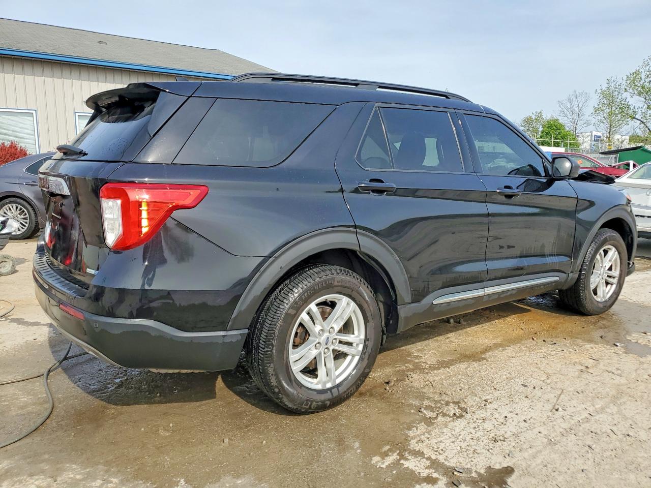 2020 FORD EXPLORER XLT photo 3