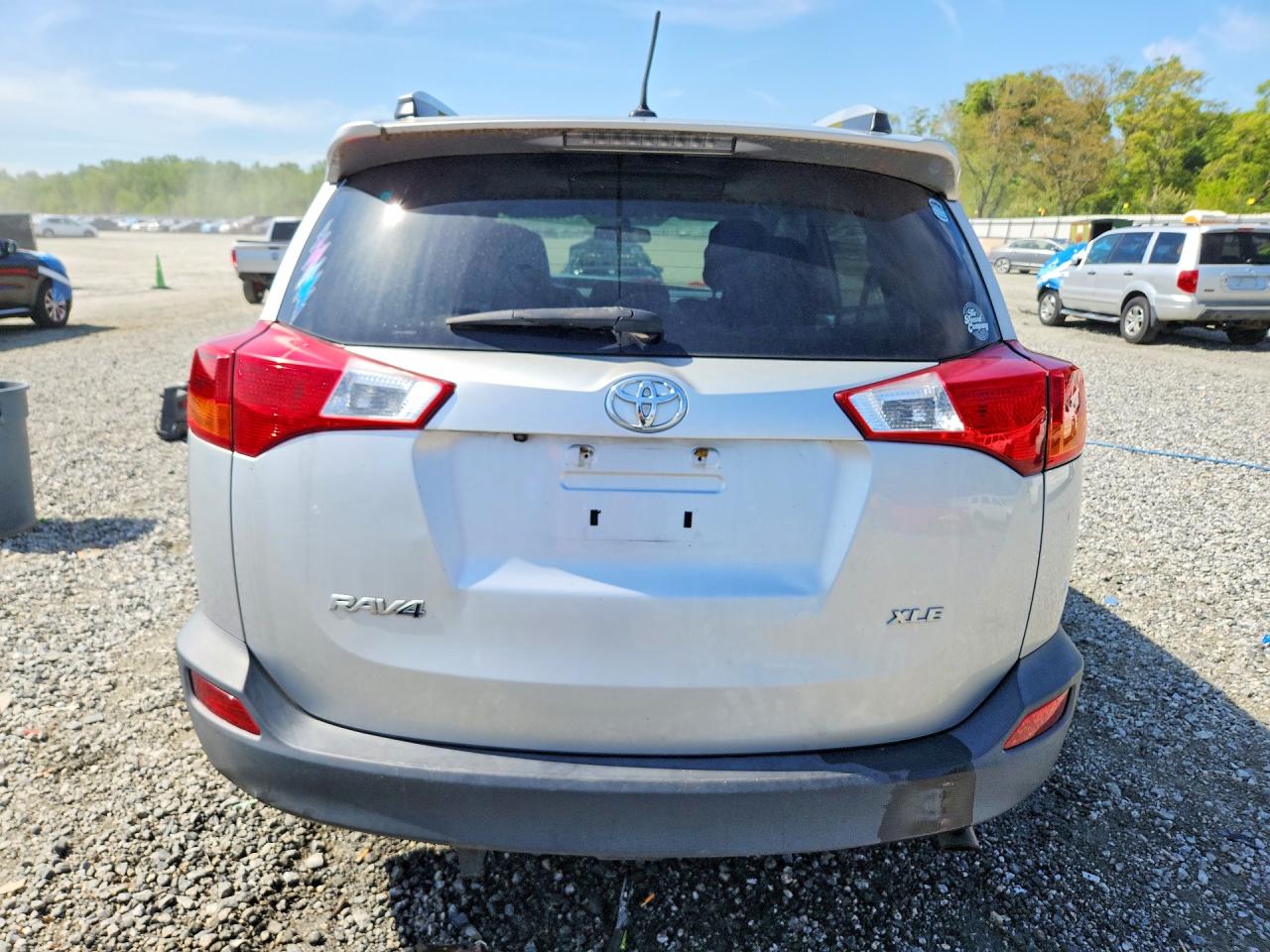 2014 TOYOTA RAV4 XLE photo 11