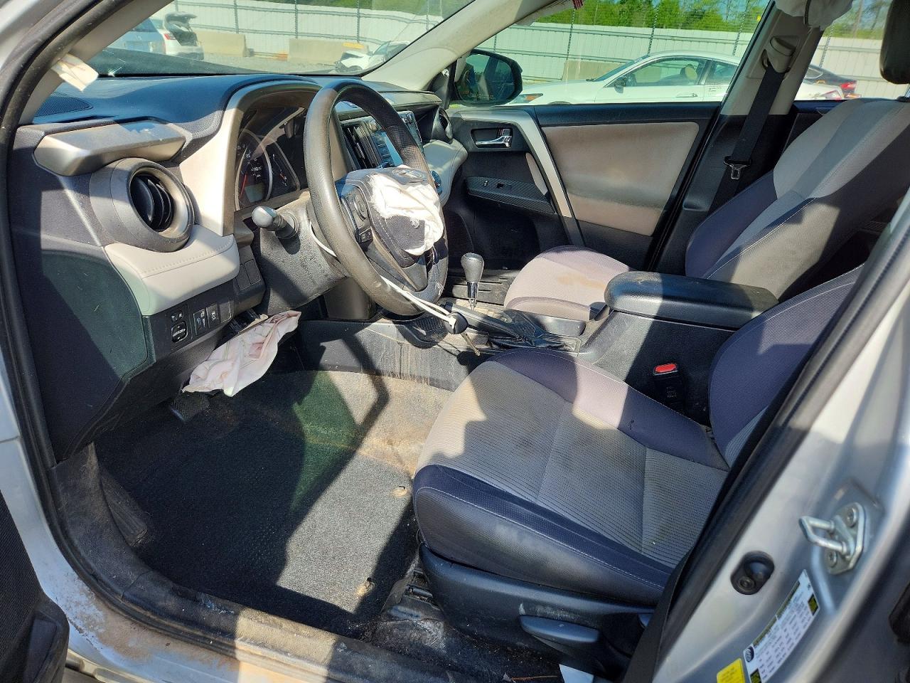 2014 TOYOTA RAV4 XLE photo 13