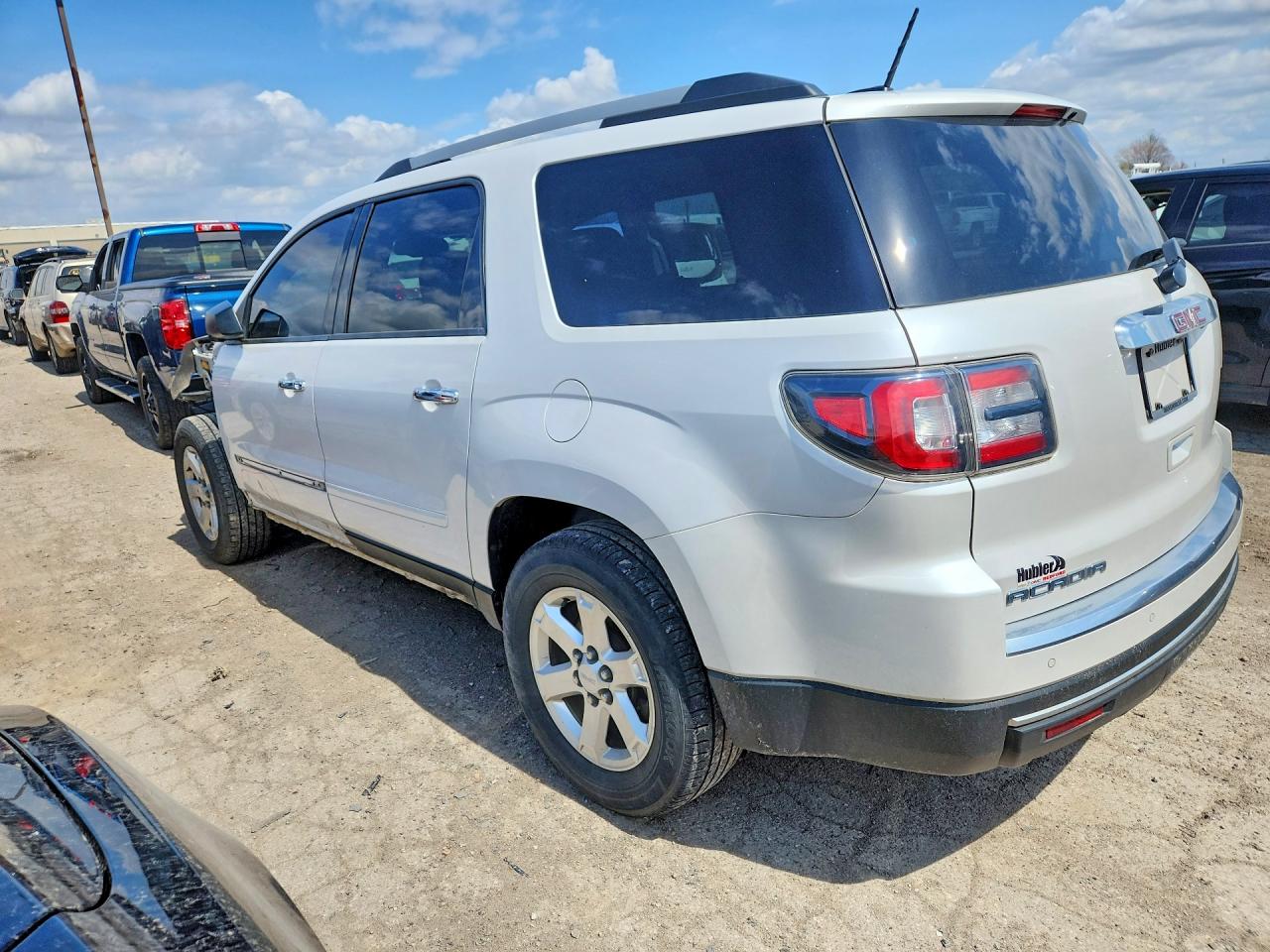 2016 GMC ACADIA SLE photo 3
