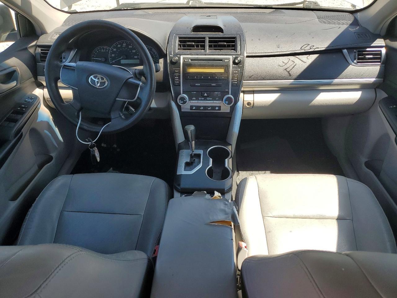 2012 TOYOTA CAMRY L photo 22