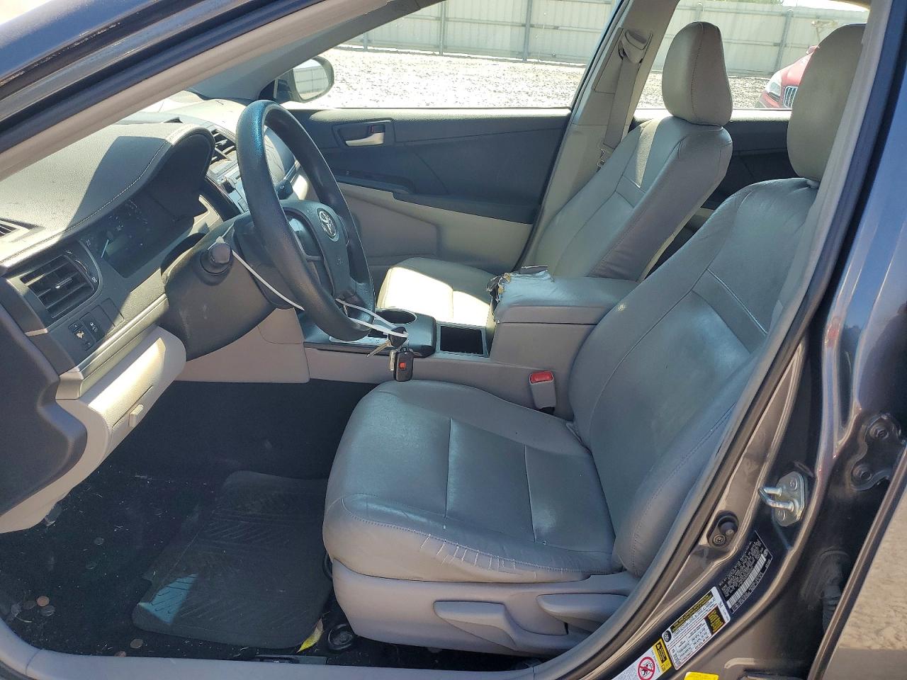 2012 TOYOTA CAMRY L photo 19