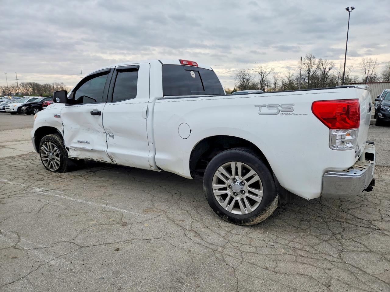 2013 TOYOTA TUNDRA DOUBLE CAB SR5 photo 4