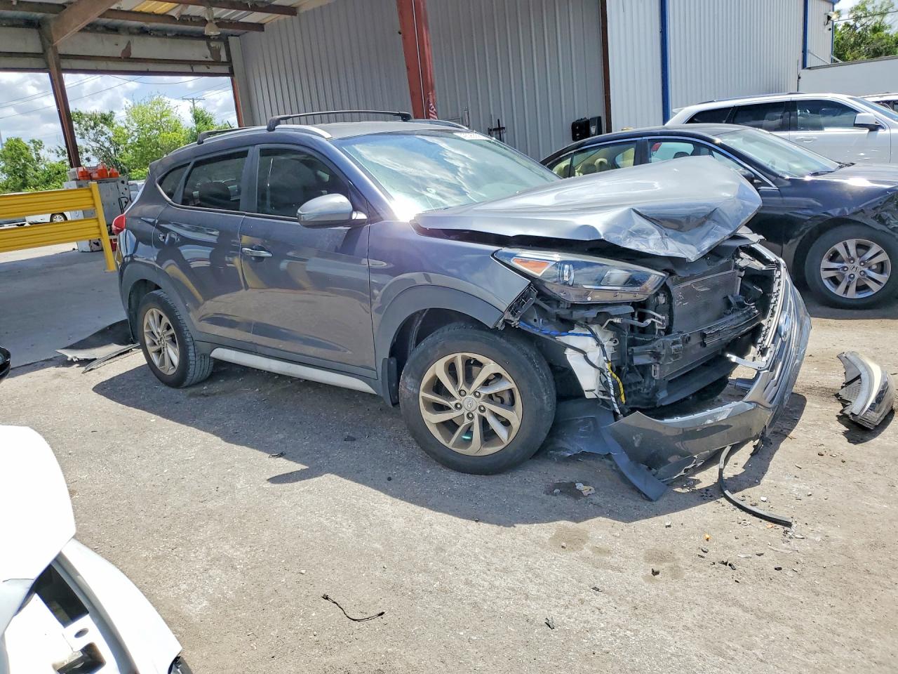 2017 HYUNDAI TUCSON SE photo 10