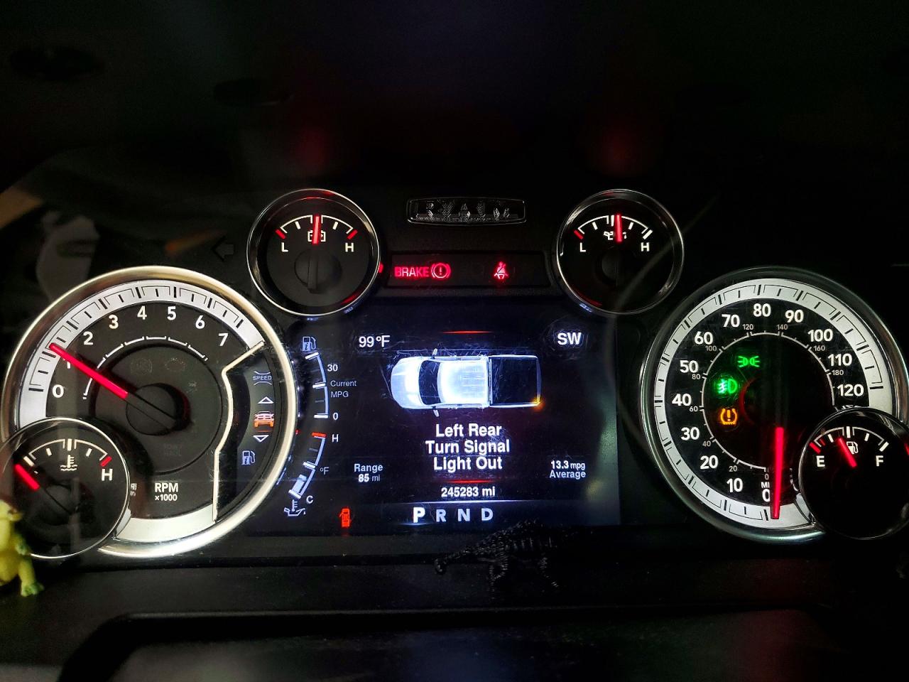 2013 RAM 1500 SLT photo 25