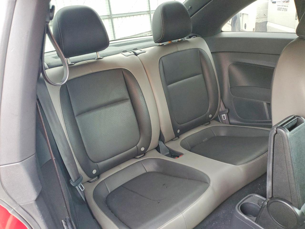 2015 VOLKSWAGEN BEETLE 1.8T photo 28