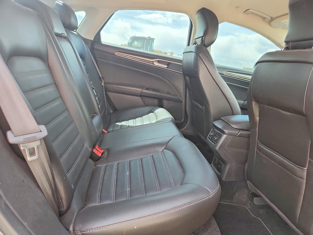 2013 FORD FUSION SE HYBRID photo 19
