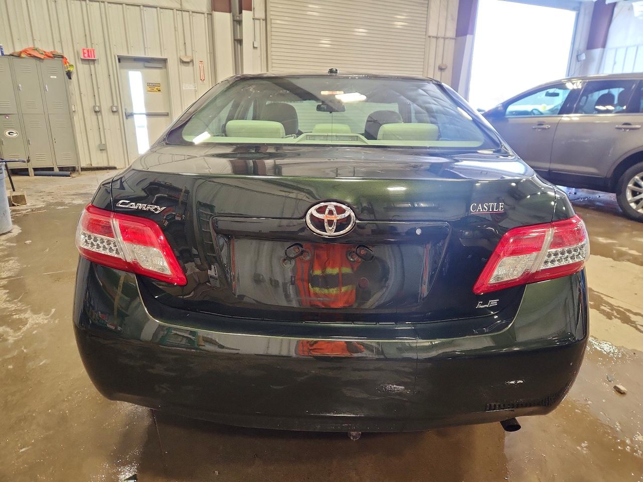 2011 TOYOTA CAMRY LE photo 11
