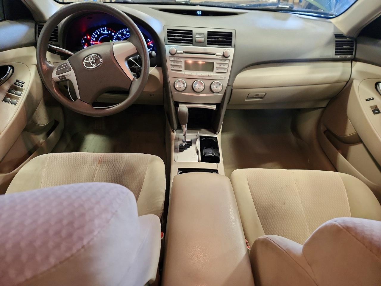 2011 TOYOTA CAMRY LE photo 15