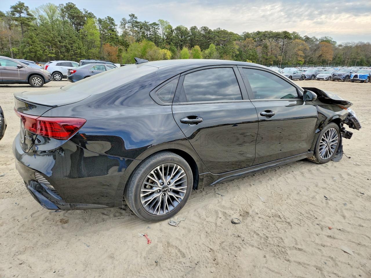 2023 KIA FORTE GT LINE photo 5