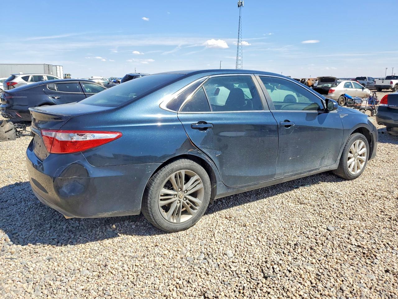 2016 TOYOTA CAMRY SE photo 5