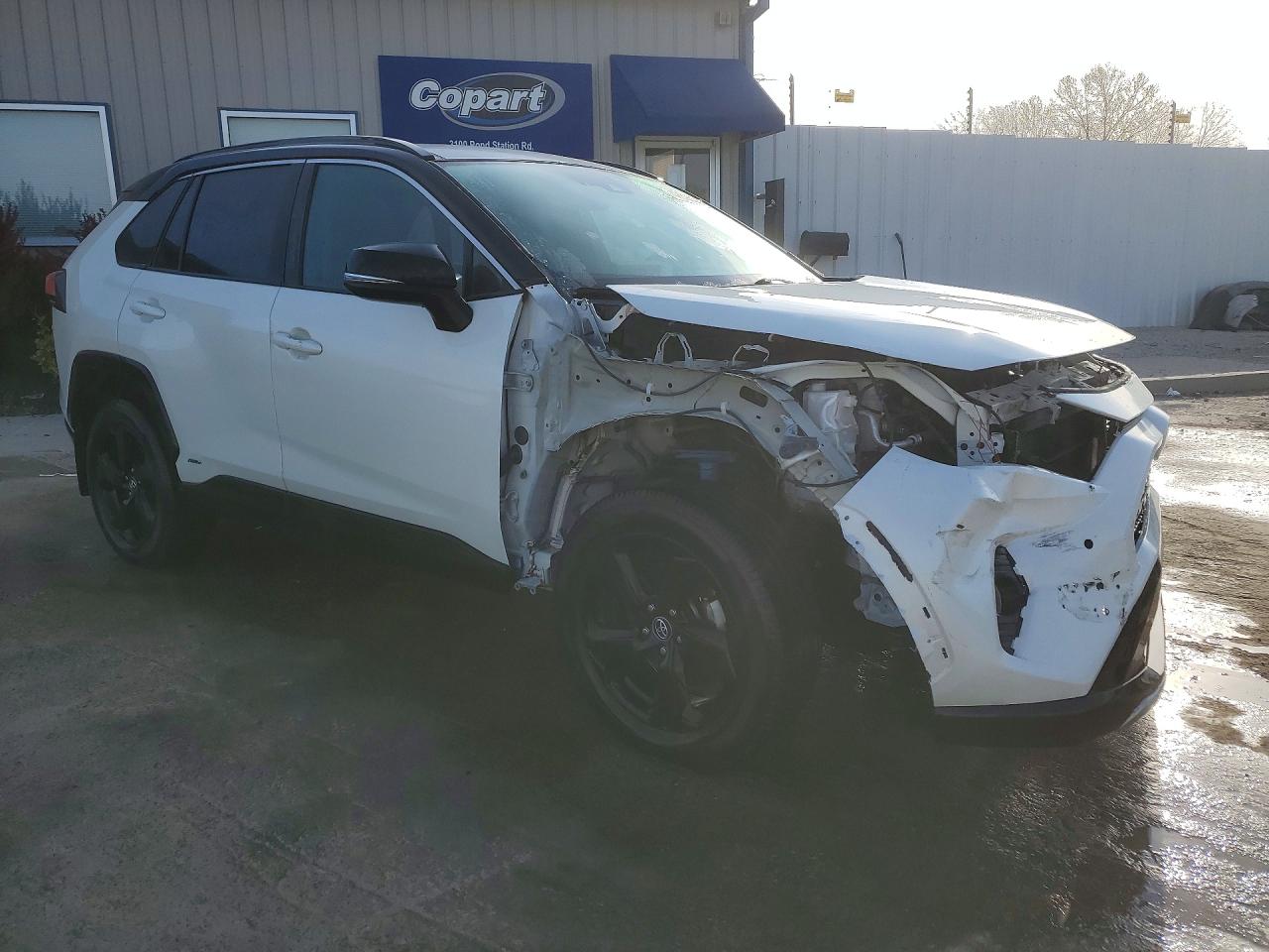 2021 TOYOTA RAV4 XSE photo 10