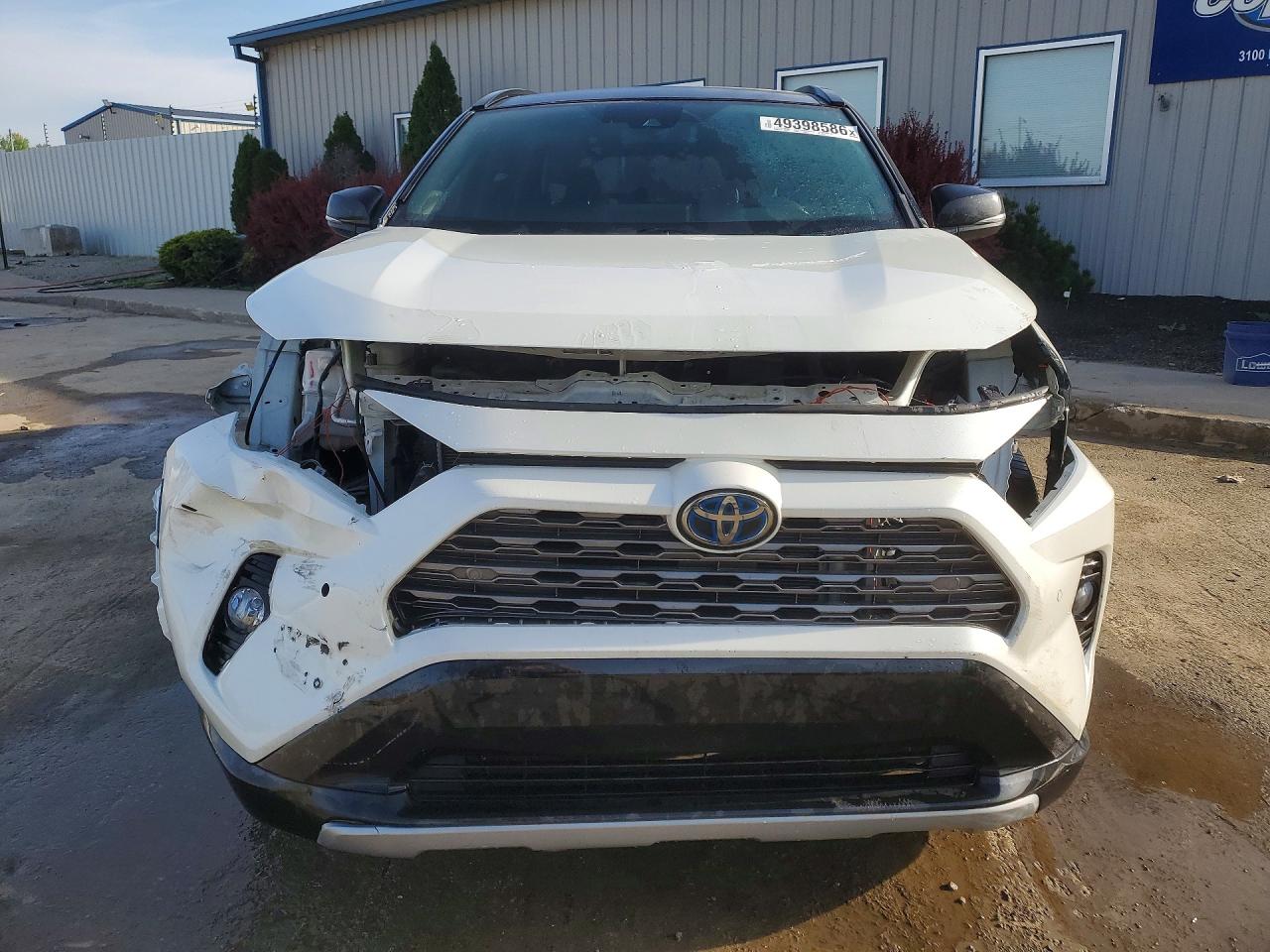2021 TOYOTA RAV4 XSE photo 13