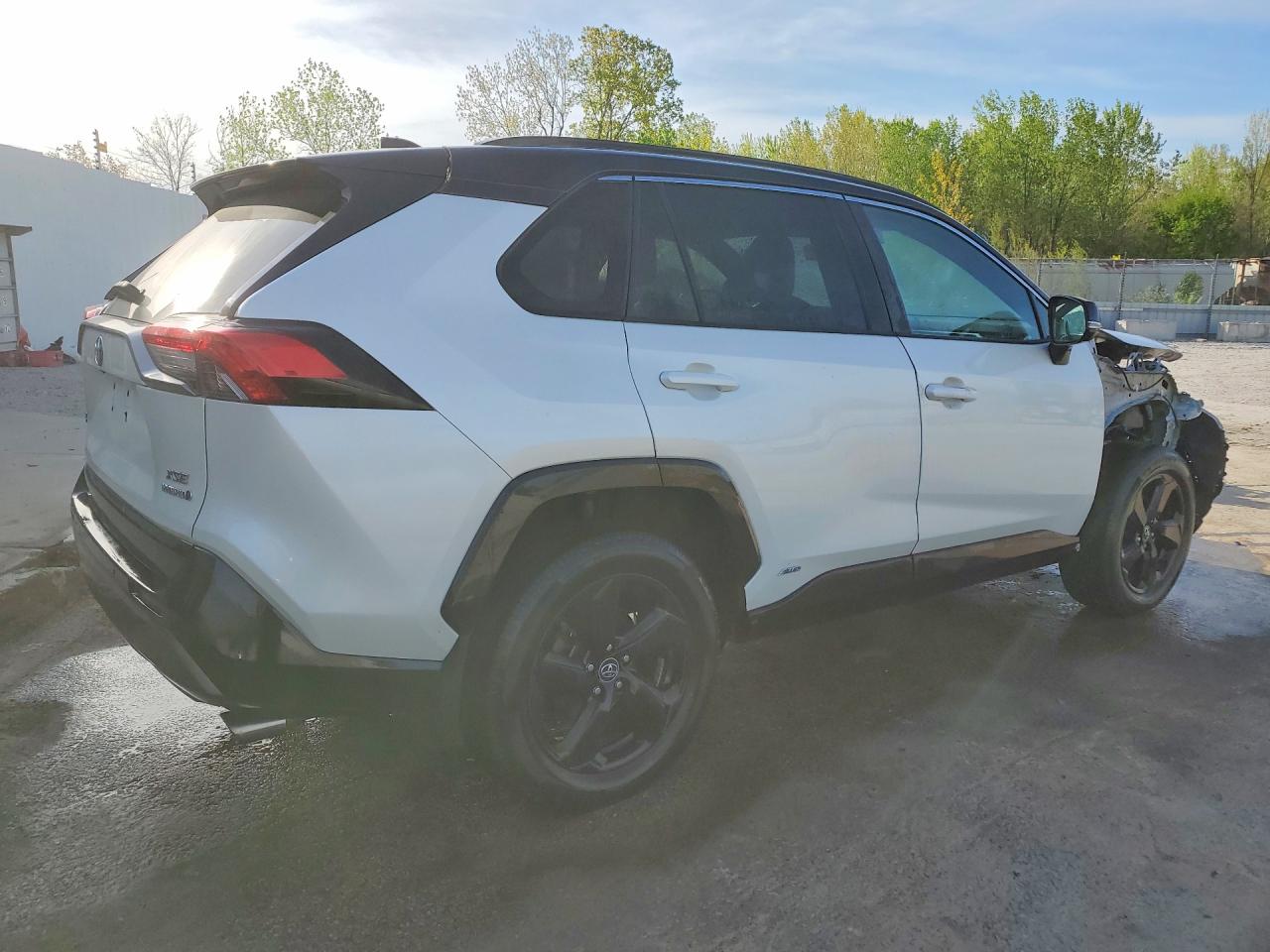 2021 TOYOTA RAV4 XSE photo 7
